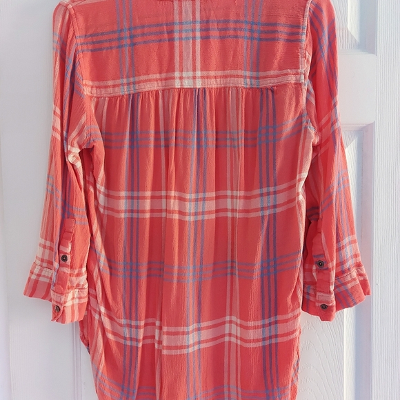 Nine West Coral Plaid Top Sz Medium - Picture 9 of 9